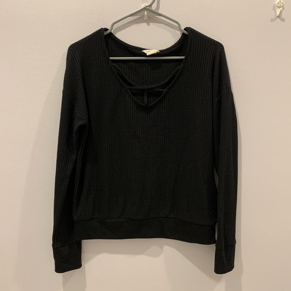 Aeropostale long sleeve v-neck shirt